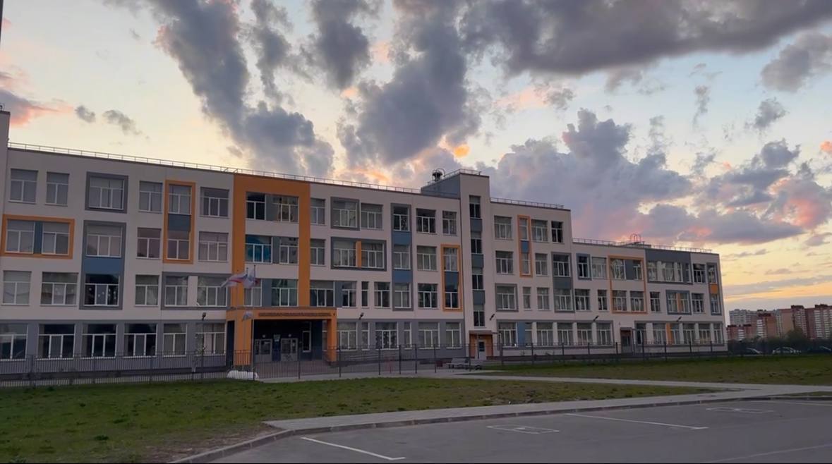 Фотография школы.